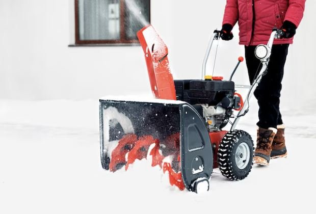 Snow removal service in Lowell, MA